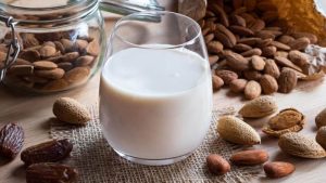 Bầu uống sữa hạt có tốt không