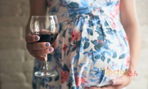 Có bầu uống rượu bia được không?