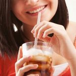 sau-sinh-1-thang-co-duoc-uong-nuoc-ngot-khong