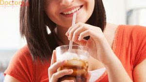 sau-sinh-1-thang-co-duoc-uong-nuoc-ngot-khong