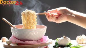 1-goi-mi-tom-bao-nhieu-calo